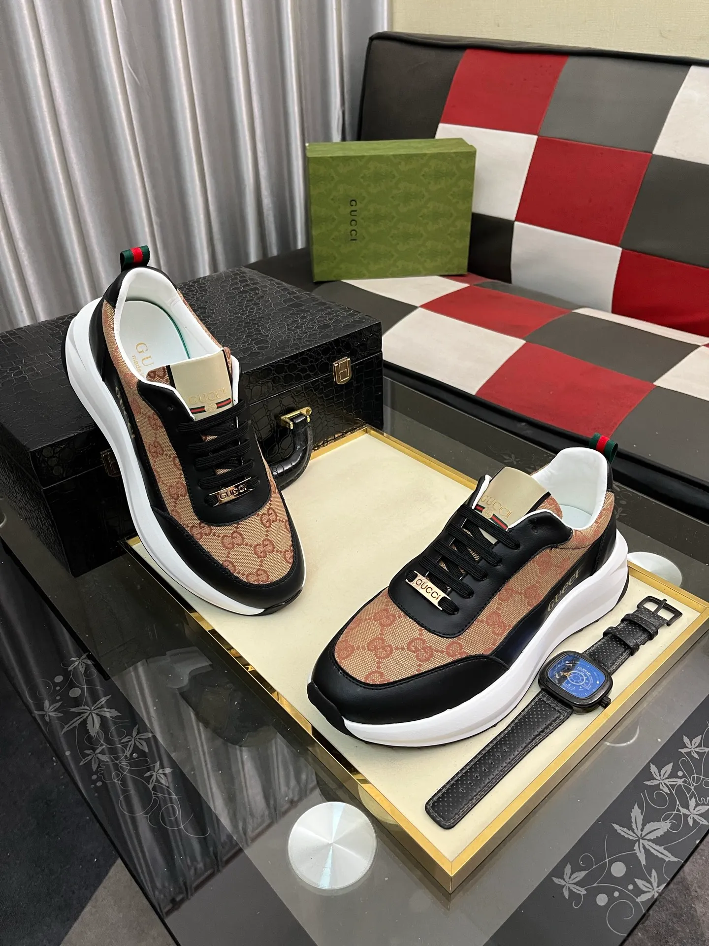 Men's Men's Shoes💰440⌚️⌚️【GUCCI】Gucci men's latest white shoe series casual shoes! The official website is built 1:1. Upper: Made of imported cowhide, with electric embroidery ➕Inner lining: Made of high-quality first-layer pigskin, soft and comfortable. Picky material selection and exquisite workmanship give you the best enjoyment. Size: 38-444️⃣Colors available